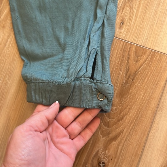 Jogger style pant - Picture 2 of 4